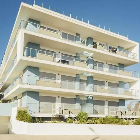 Modern * 2 Bedrooms * Pool Appartement São Martinho do Porto