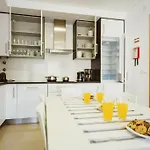 Modern * 2 Bedrooms * Pool Апартаменты