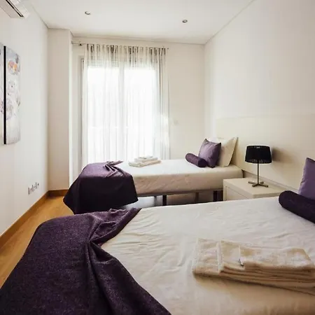 Lejlighed Modern * 2 Bedrooms * Pool *