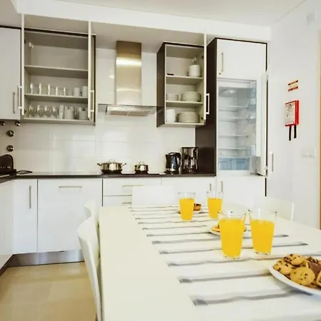 Modern * 2 Bedrooms * Pool Apartamento