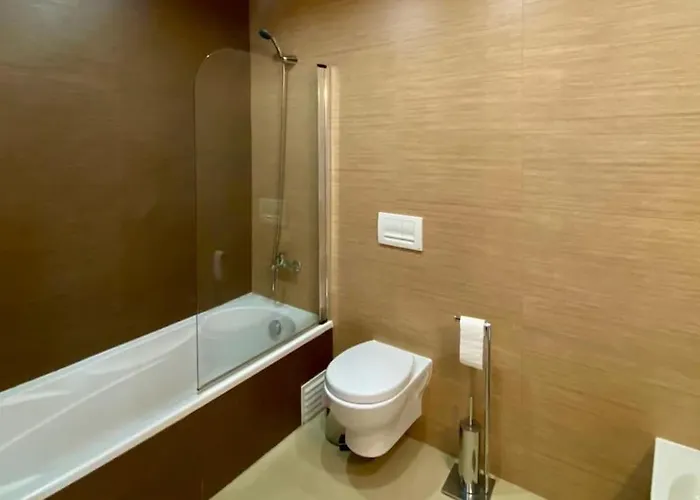 Modern * 2 Bedrooms * Pool